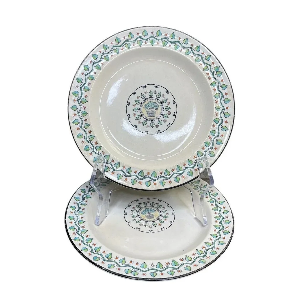 Arts & Crafts Wedgwood‎ Dartmouth Vine Berries Salad Plate Green Orange